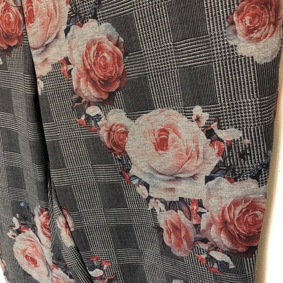 Slimming Options floral plaid stirrup leggings - Picture 3 of 7